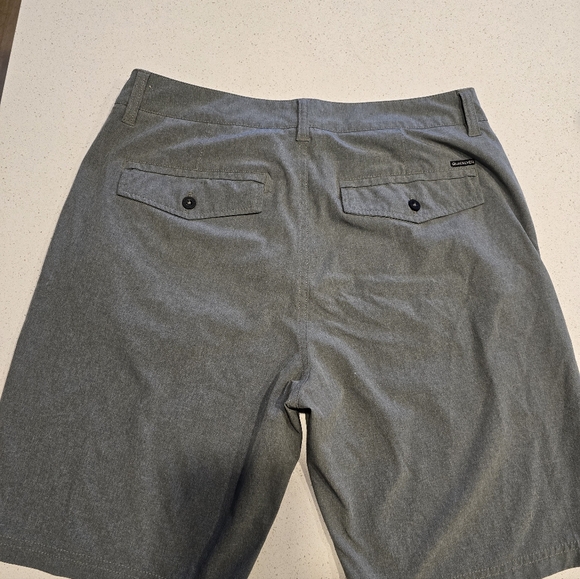 Men's Quiksilver hybrid shorts - Picture 2 of 3